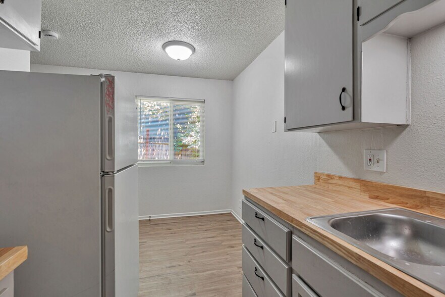 More Photos Of 360 N Calaveras St, Fresno Apartments For Sale