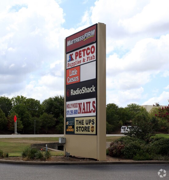 More Photos Of 117 W Highway 332, Lake Jackson General Retail For Lease
