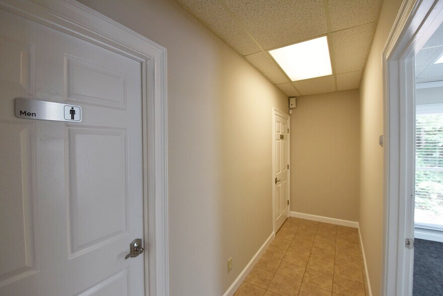More Photos Of 116 Peachtree Ct, Peachtree City Medical For Lease