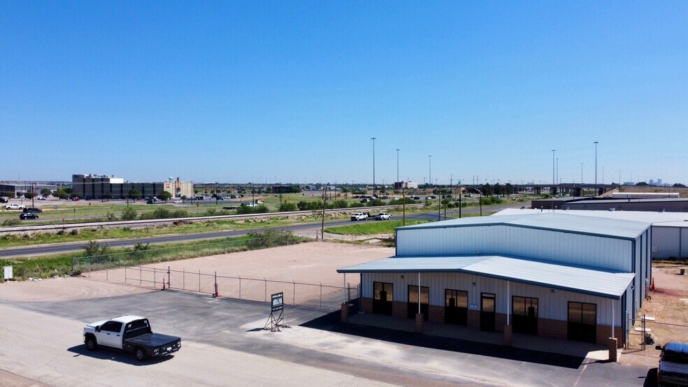 More Photos Of 2001 Westar Rd, Midland Warehouse For Lease