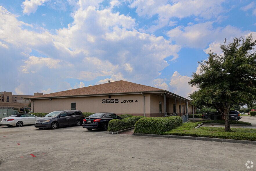 More Photos Of 3555 Loyola Dr, Kenner Office For Sale