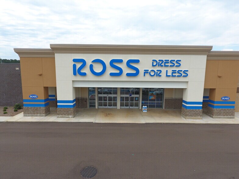 More Photos Of 1720-1722 Veterans Blvd, Mccomb Storefront For Sale