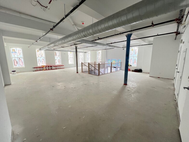 More Photos Of 141 Christopher Columbus Dr, Jersey City Apartments For Lease