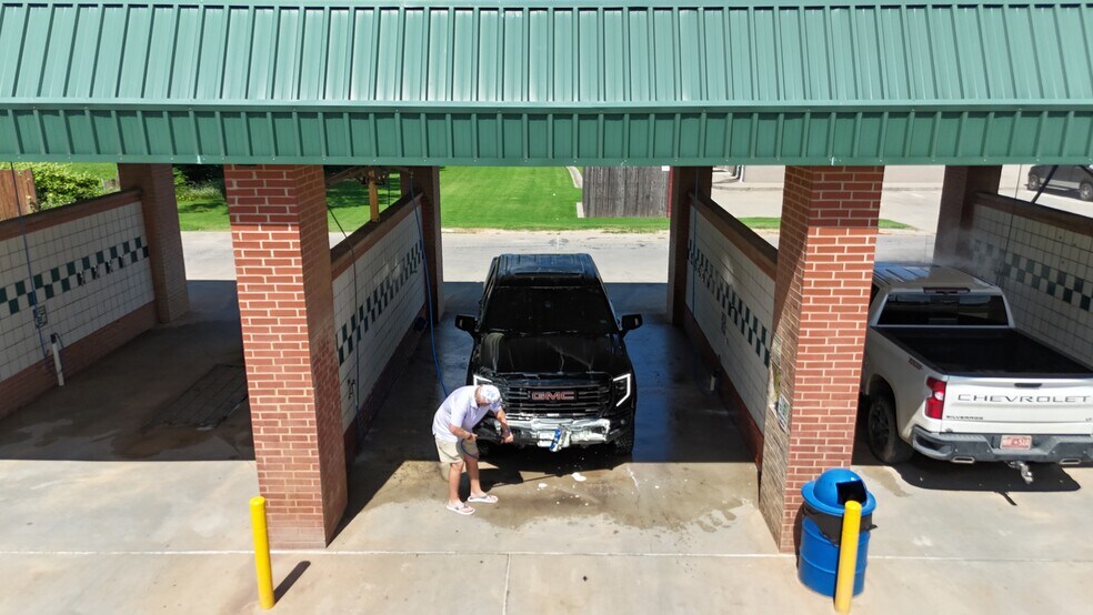 More Photos Of 2507 N Harvey Rd, Seminole Carwash For Sale