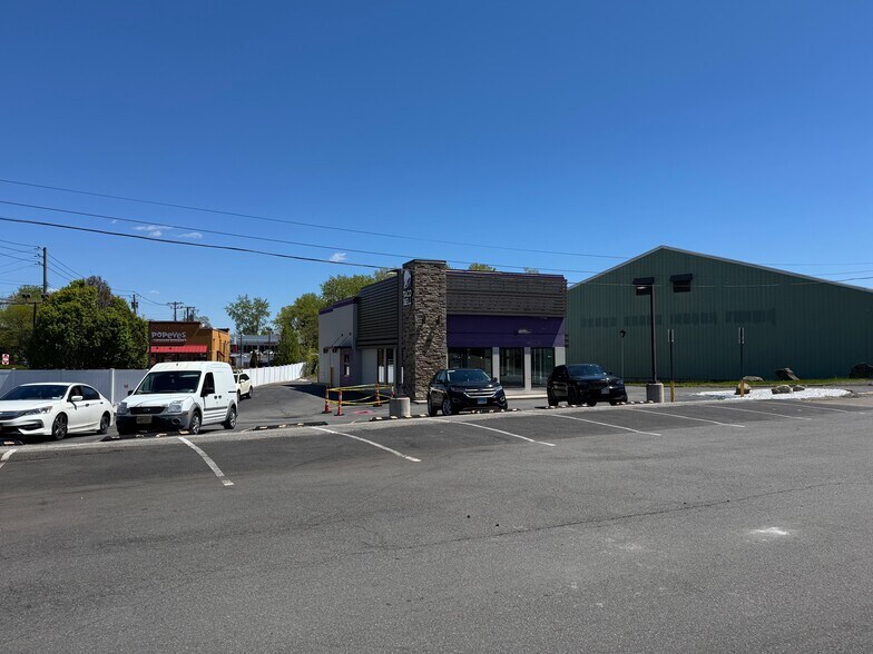 More Photos Of 303 Boston Post Rd, Port Chester Fast Food For Lease