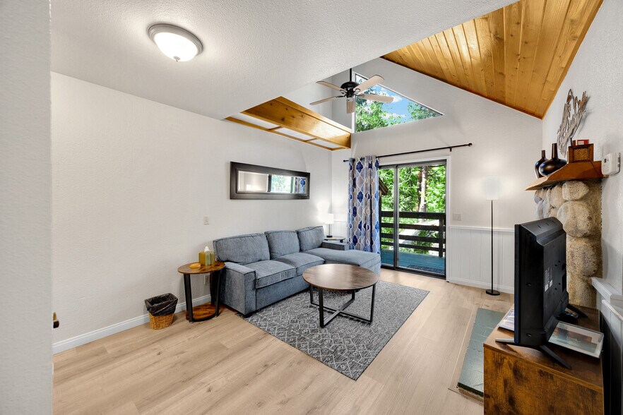 More Photos Of 26345 Delano Dr, Idyllwild-Pine Cove Hotel For Sale