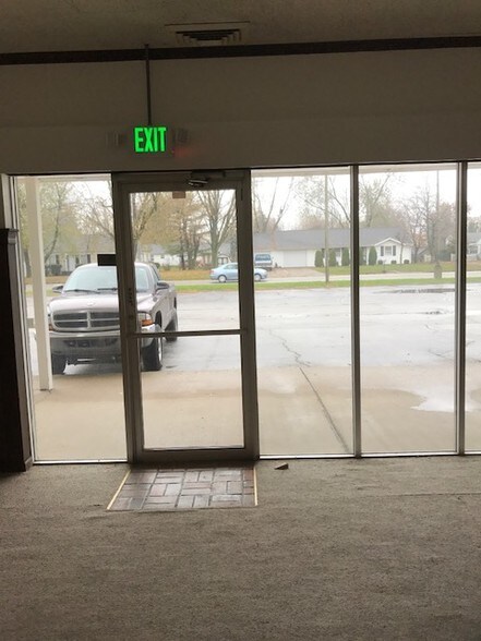 More Photos Of 1700-1720 West Blvd, Kokomo Unknown For Lease