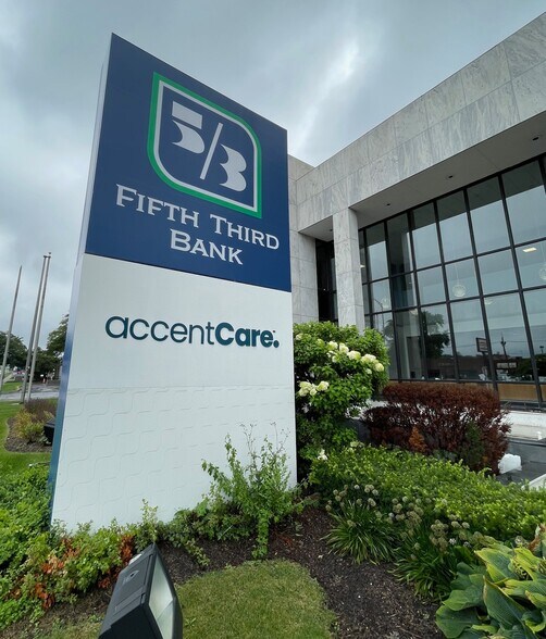 More Photos Of 475 E 162nd St, South Holland Medical For Lease