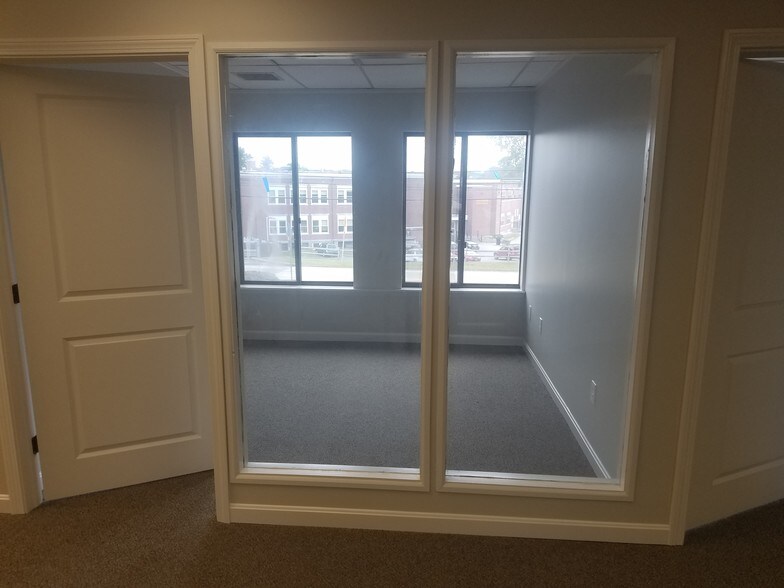 More Photos Of 161-163 Boston Post Rd, Waterford Office For Lease