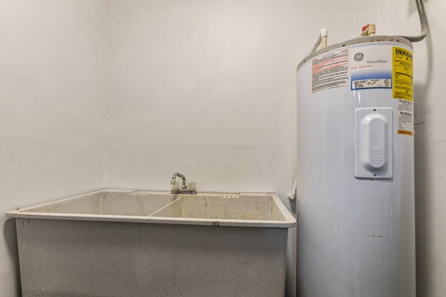 More Photos Of 130 N Volusia St, Saint Augustine Industrial For Sale