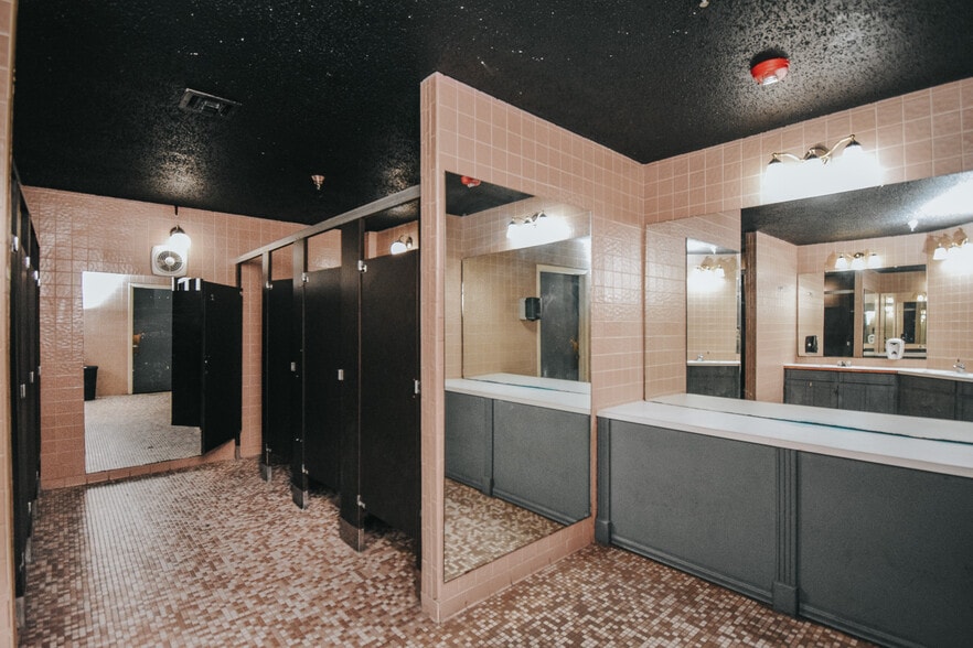 More Photos Of 4106 Houston Hwy, Victoria General Retail For Sale