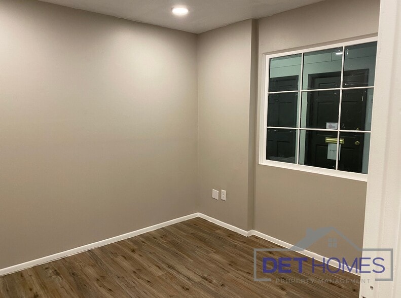 More Photos Of 17200 W 10 Mile Rd, Southfield Office For Lease