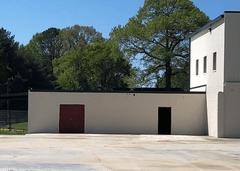 More Photos Of 432 Interchange Dr, Dallas Industrial For Lease