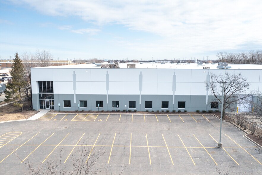 More Photos Of 6721 W 73rd St, Bedford Park Manufacturing For Sale
