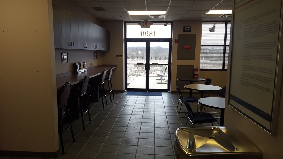 More Photos Of 1890 Commerce Center Blvd, Fairborn Office For Lease