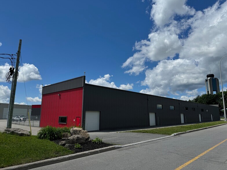 More Photos Of 12555 Rue Service A-4, Mirabel Industrial For Sale