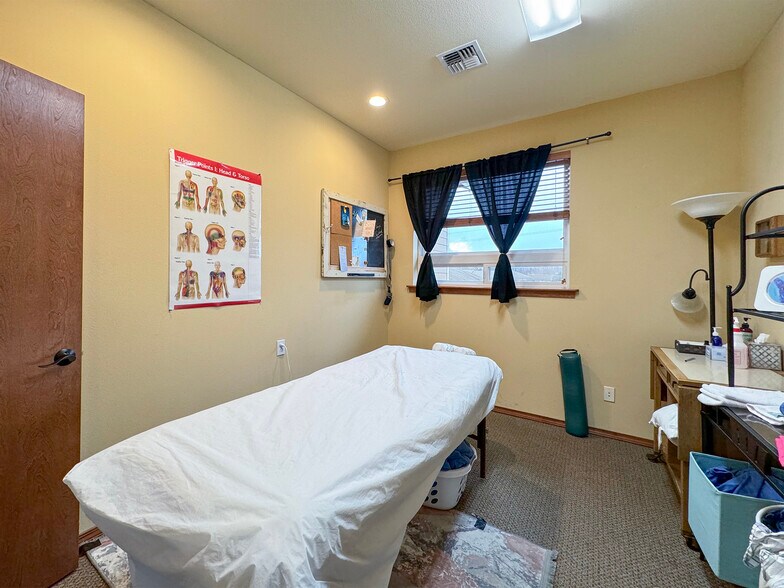 More Photos Of 534 N 5th Ave, Sequim Medical For Sale