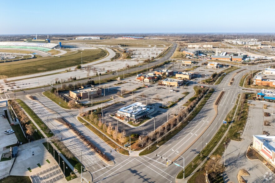 More Photos Of 1700 Village West Pky, Kansas City Restaurant For Lease