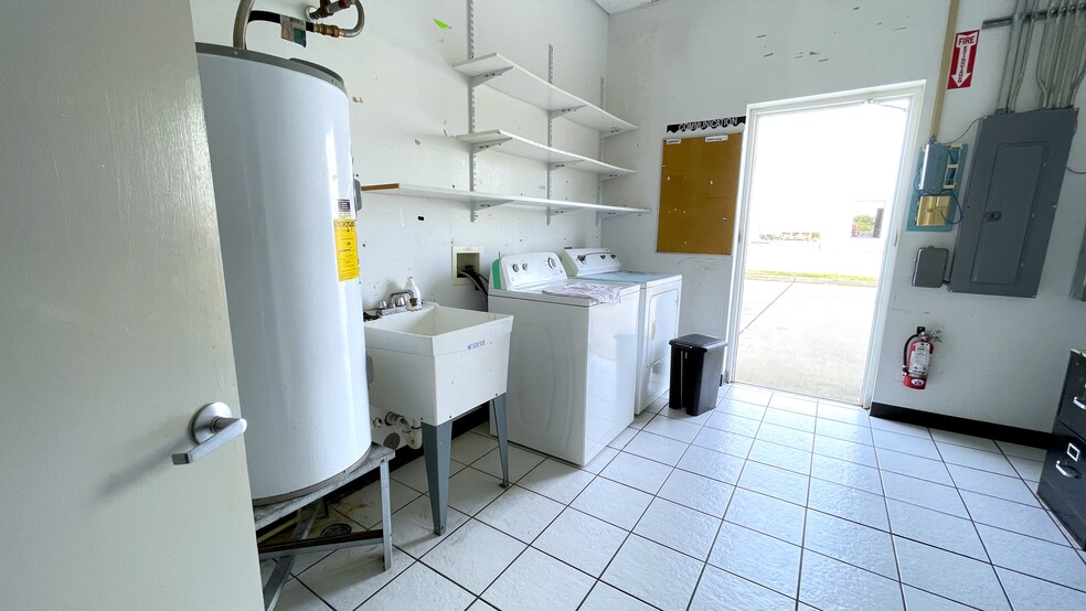 More Photos Of 6340 N Eldridge Pky, Houston Unknown For Lease