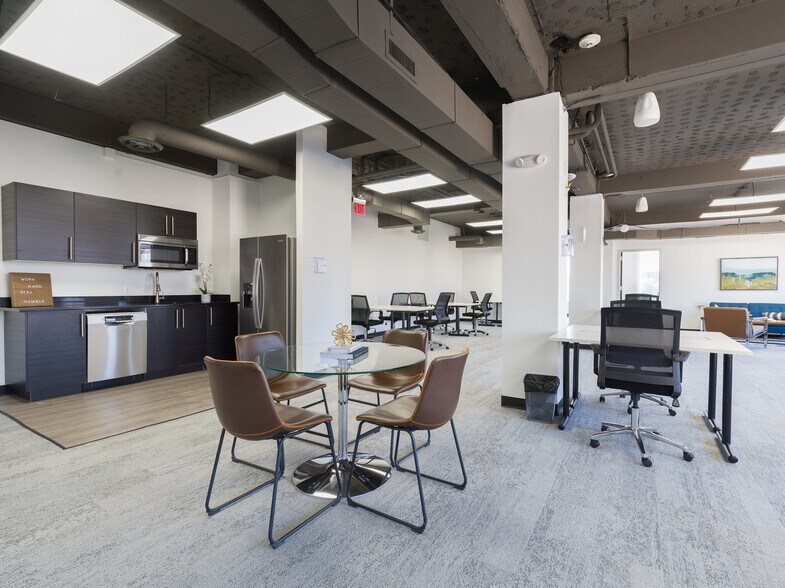 More Photos Of 701 Commerce St, Dallas Coworking Space