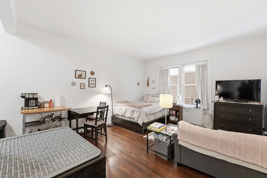 More Photos Of 320 Constitution Ave NE, Washington Apartments For Sale