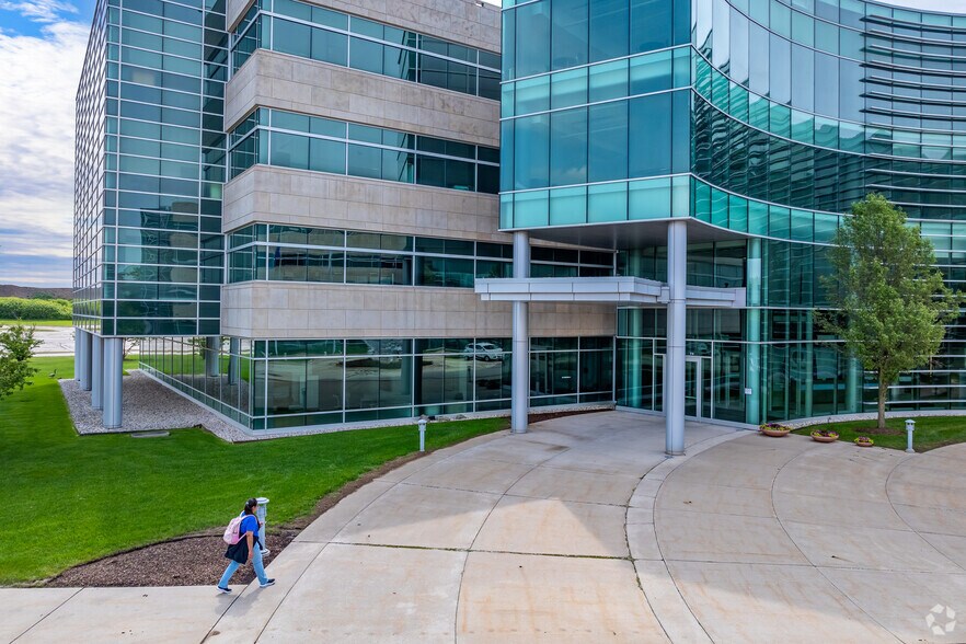 More Photos Of 9900 W Innovation Dr, Wauwatosa Office For Lease