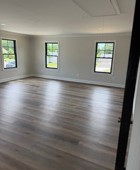 More Photos Of 12418 County Line Rd, Madison Office For Lease