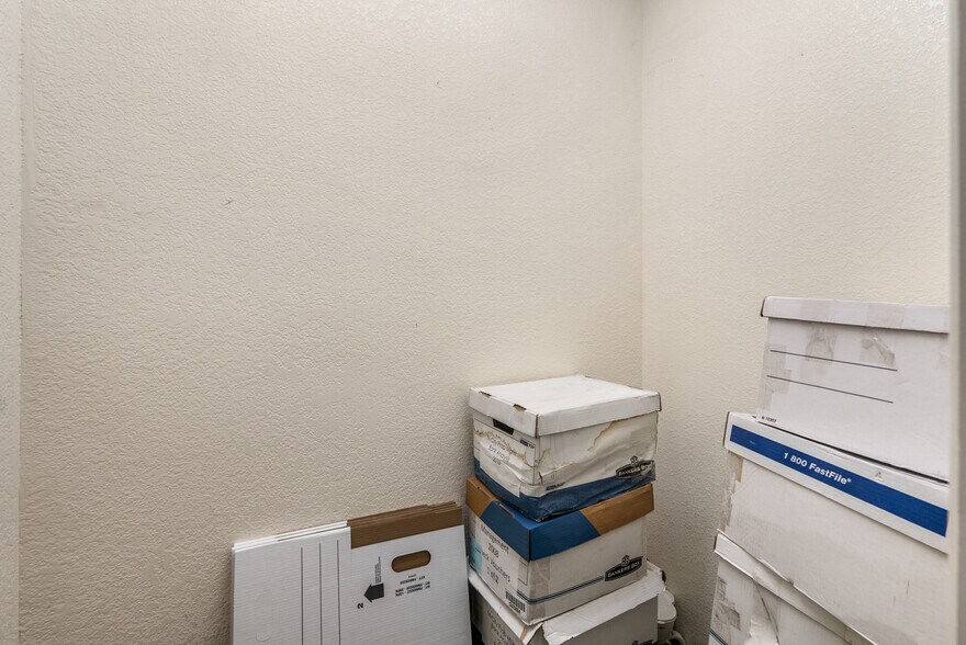 More Photos Of 760 S Stapley Dr, Mesa Office For Sale