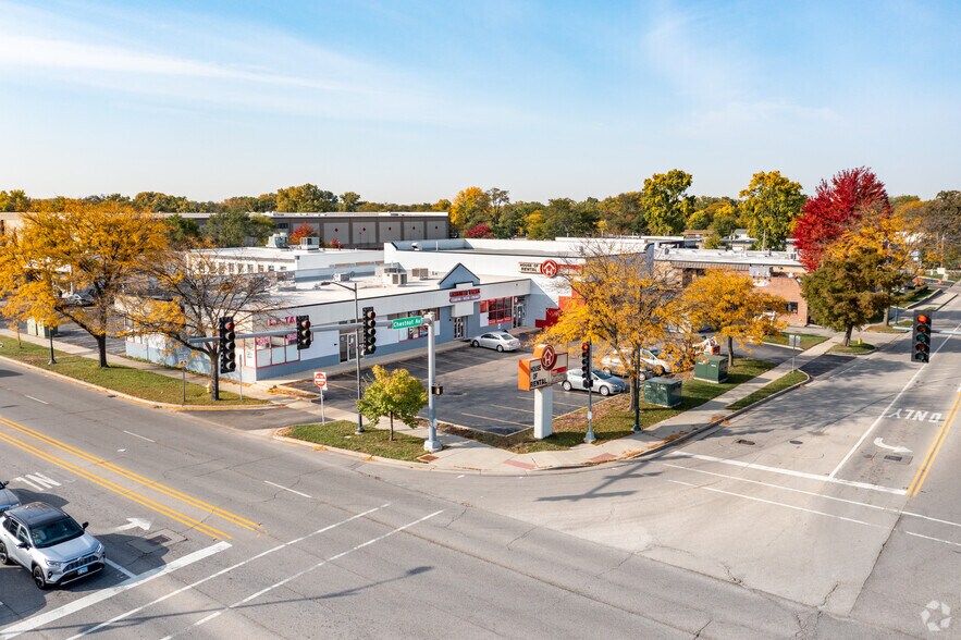 More Photos Of 1766 Waukegan Rd, Glenview Unknown For Lease