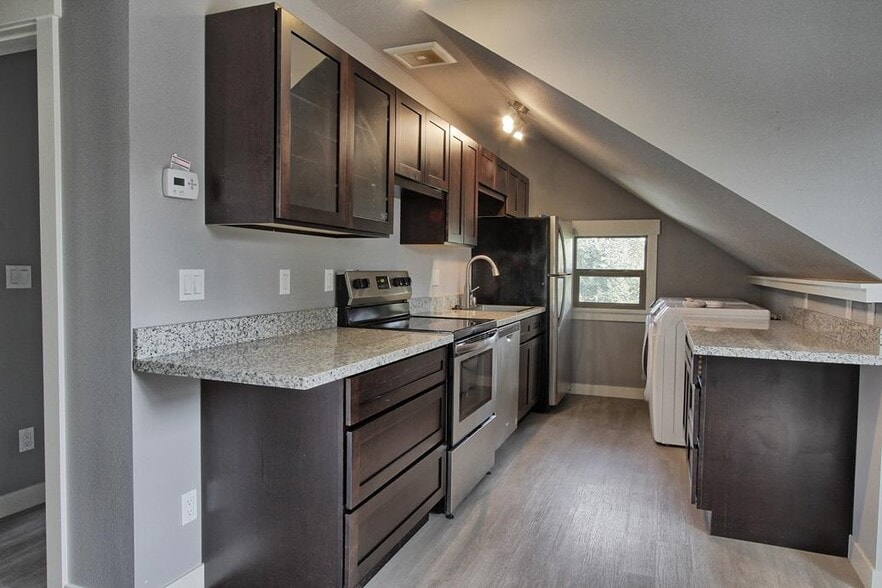 More Photos Of 2422 NE Glisan St, Portland Apartments For Sale