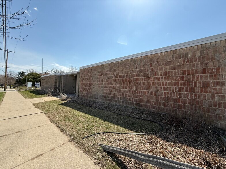 More Photos Of 1204 7th St S, Saint Cloud Office For Sale