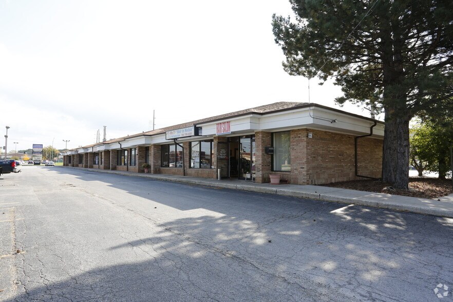 More Photos Of 801-861 W Maple Ave, Homewood Coworking Space