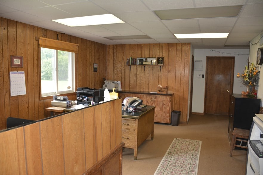 More Photos Of 63 Railroad Ave, Wallkill Warehouse For Lease