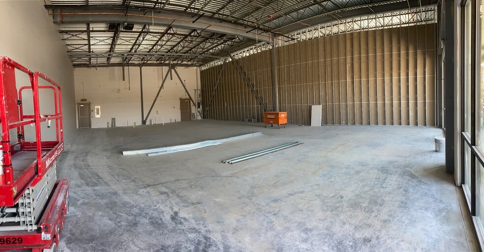 More Photos Of 19585 Hess Rd, Parker Storefront For Lease