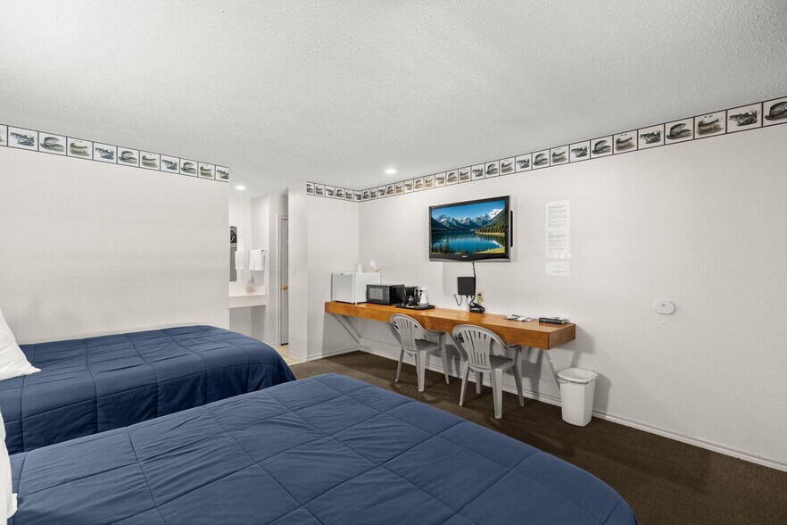 More Photos Of 9530 W FM 515, Alba Specialty For Sale