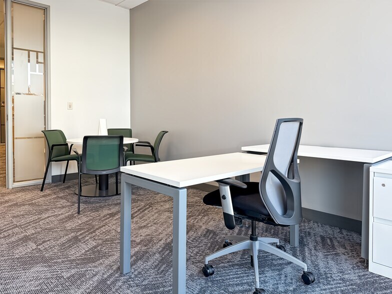 More Photos Of 6860 Dallas Pkwy, Plano Coworking Space