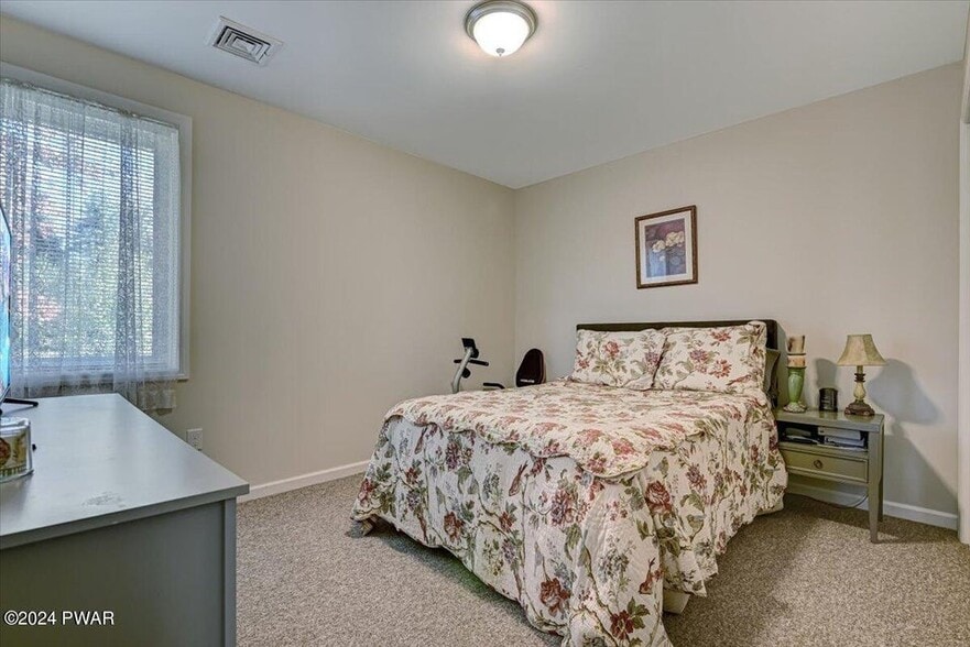 More Photos Of 186 Ledgedale Rd, Lake Ariel Apartments For Sale