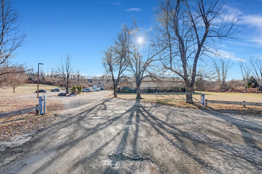 More Photos Of 248 Brighton Rd, Andover Warehouse For Sale