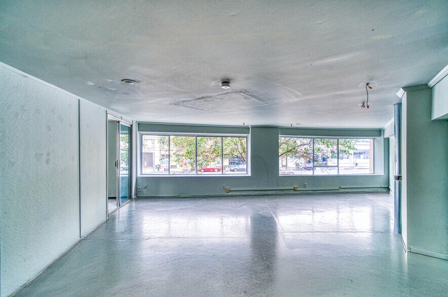 More Photos Of 123 S Van Ness Ave, San Francisco Storefront For Lease