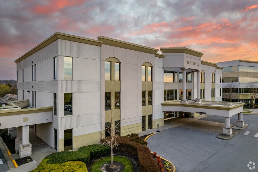 More Photos Of 393 Wallace Rd, Nashville Medical For Lease