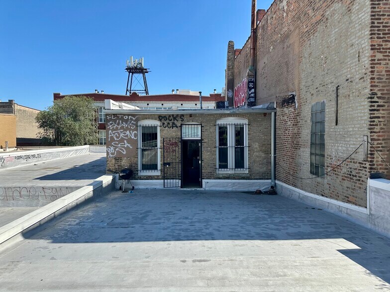 More Photos Of 1906 N Milwaukee Ave, Chicago Service Station For Sale