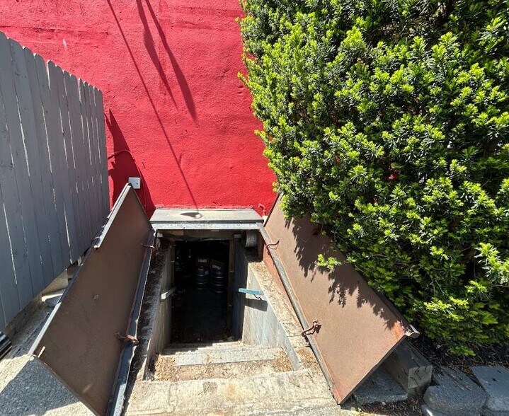 More Photos Of 742-746 Middle Country Rd, Selden Freestanding For Sale