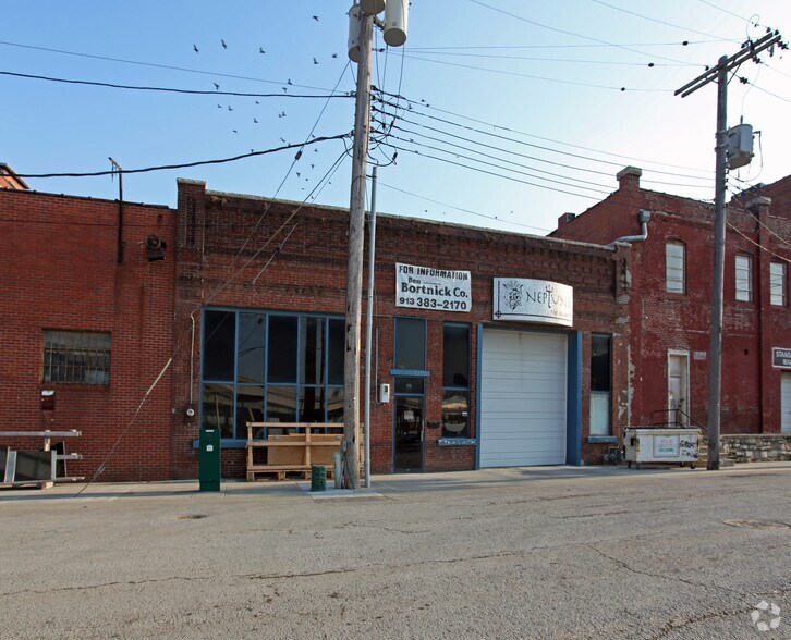 More Photos Of 939 W 8th St, Kansas City Warehouse For Lease