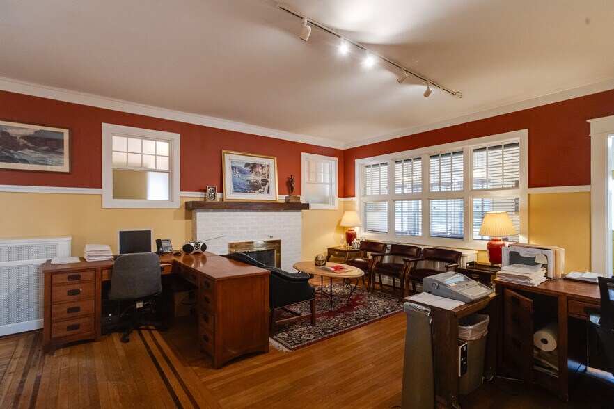 More Photos Of 407 W Pennsylvania Ave, Towson Office For Sale