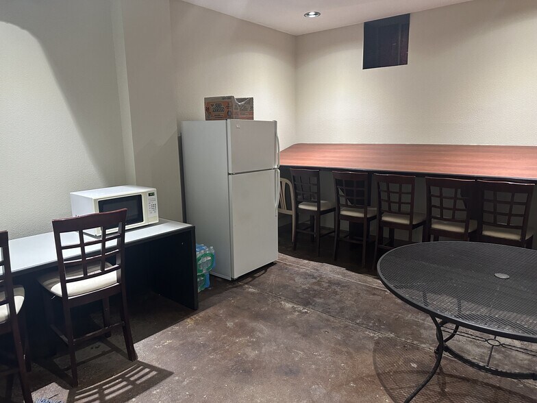 More Photos Of 7155 Dale Rd, El Paso Warehouse For Sale