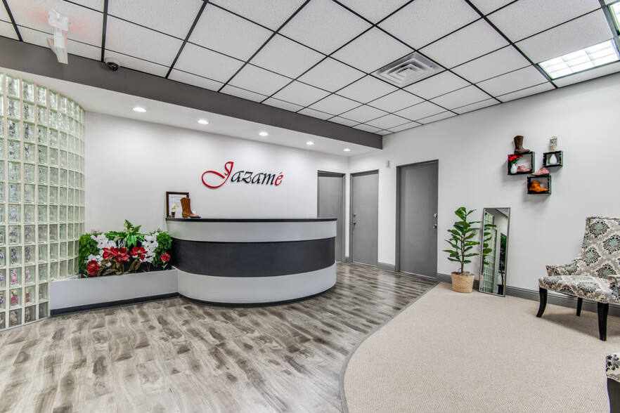 More Photos Of 1467-1471 Prudential Dr, Dallas Warehouse For Sale