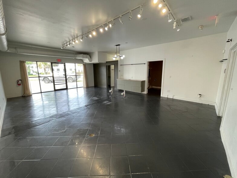 More Photos Of 936 Savannah Hwy, Charleston Freestanding For Lease