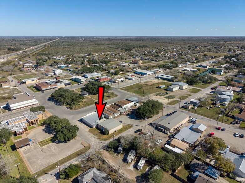 More Photos Of 102 & 106 Wood ave, Woodsboro Storefront For Sale