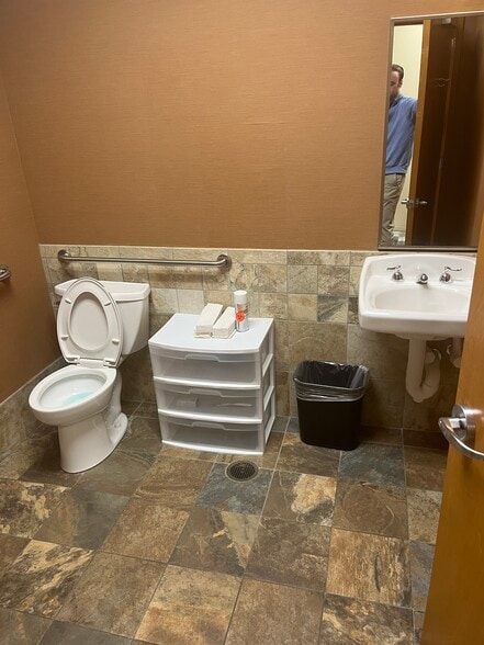 More Photos Of 2084-2090 E Main St, Cortlandt Manor Freestanding For Lease