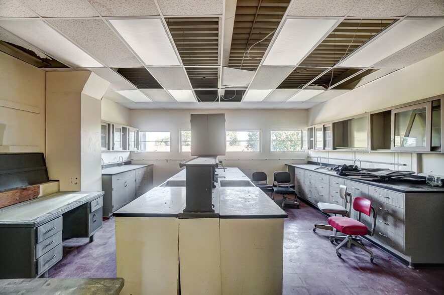 More Photos Of 150 E South College St, Yellow Springs Research And Development For Sale